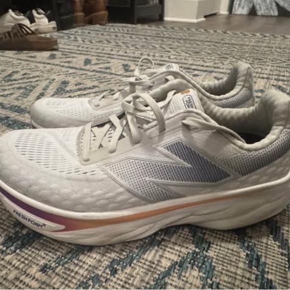 New Balance women 1080 - Picture 2 of 5